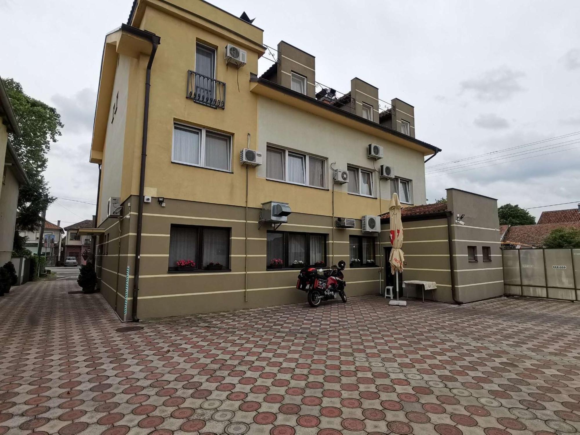 Hotel Vila Sunce Stara Pazova Exterior foto