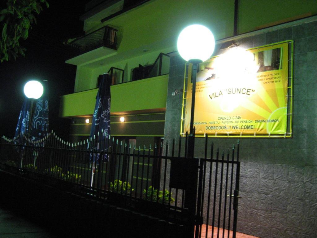 Hotel Vila Sunce Stara Pazova Exterior foto